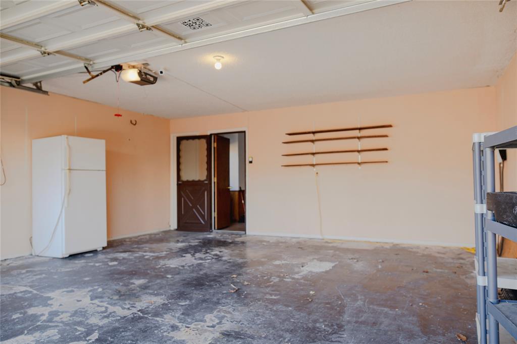 9029 Church Road Dallas, TX 75231 - Photo 36 of 40 a view of a big room with closet and windows