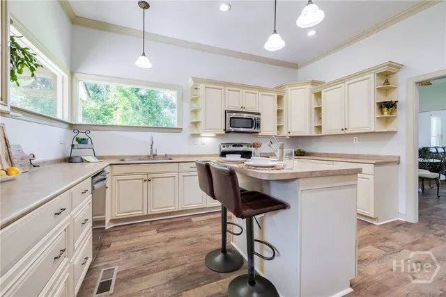 $442,000 | 195 South Central Road, Bloomingdale, GA 31302