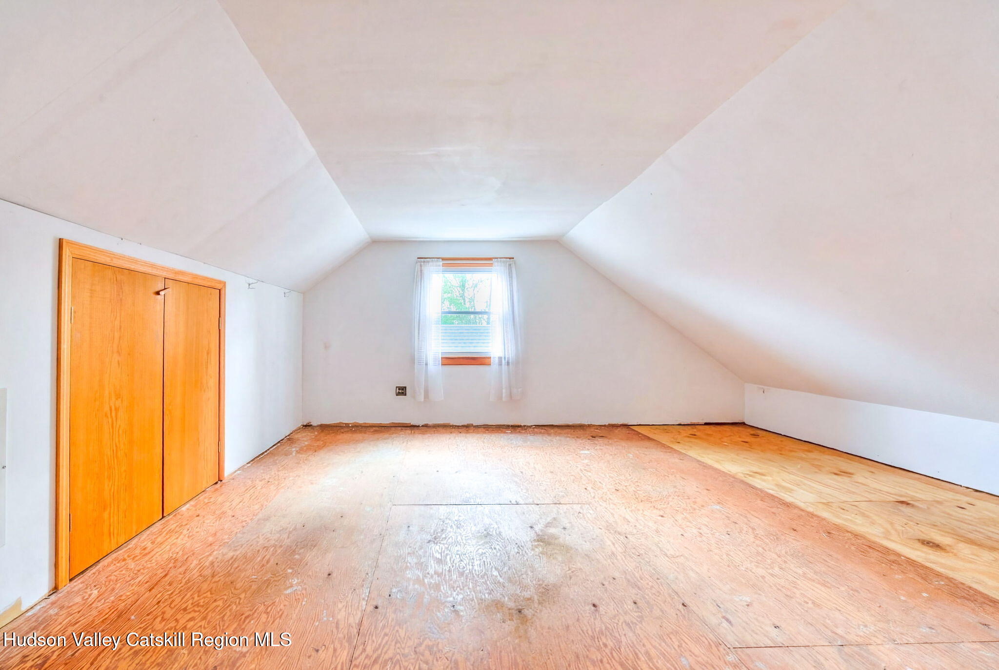 178 Old Rte 32 Saugerties, NY 12477 - Photo 12 of 25 39-bonus-room-3