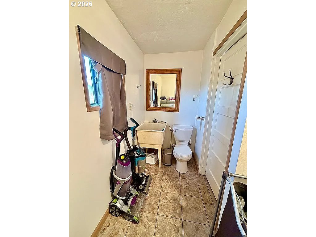 23625 South Highway 99W Amity, OR 97101 - Photo 14 of 34
