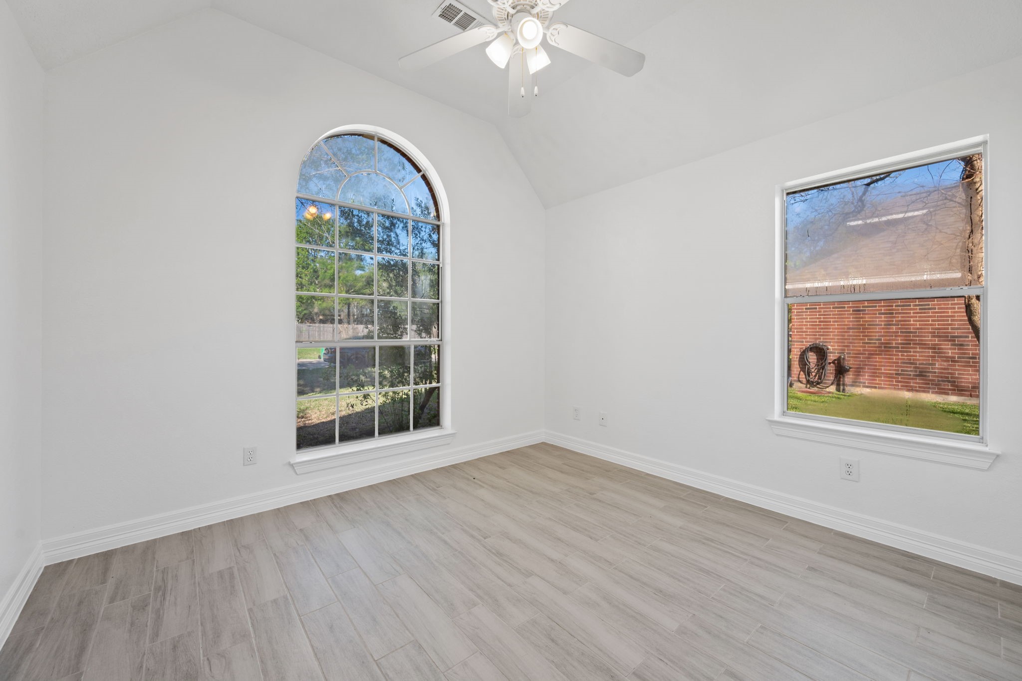 7302 Maple Lane Baytown, TX 77521 - Photo 17 of 24 Second Bedroom