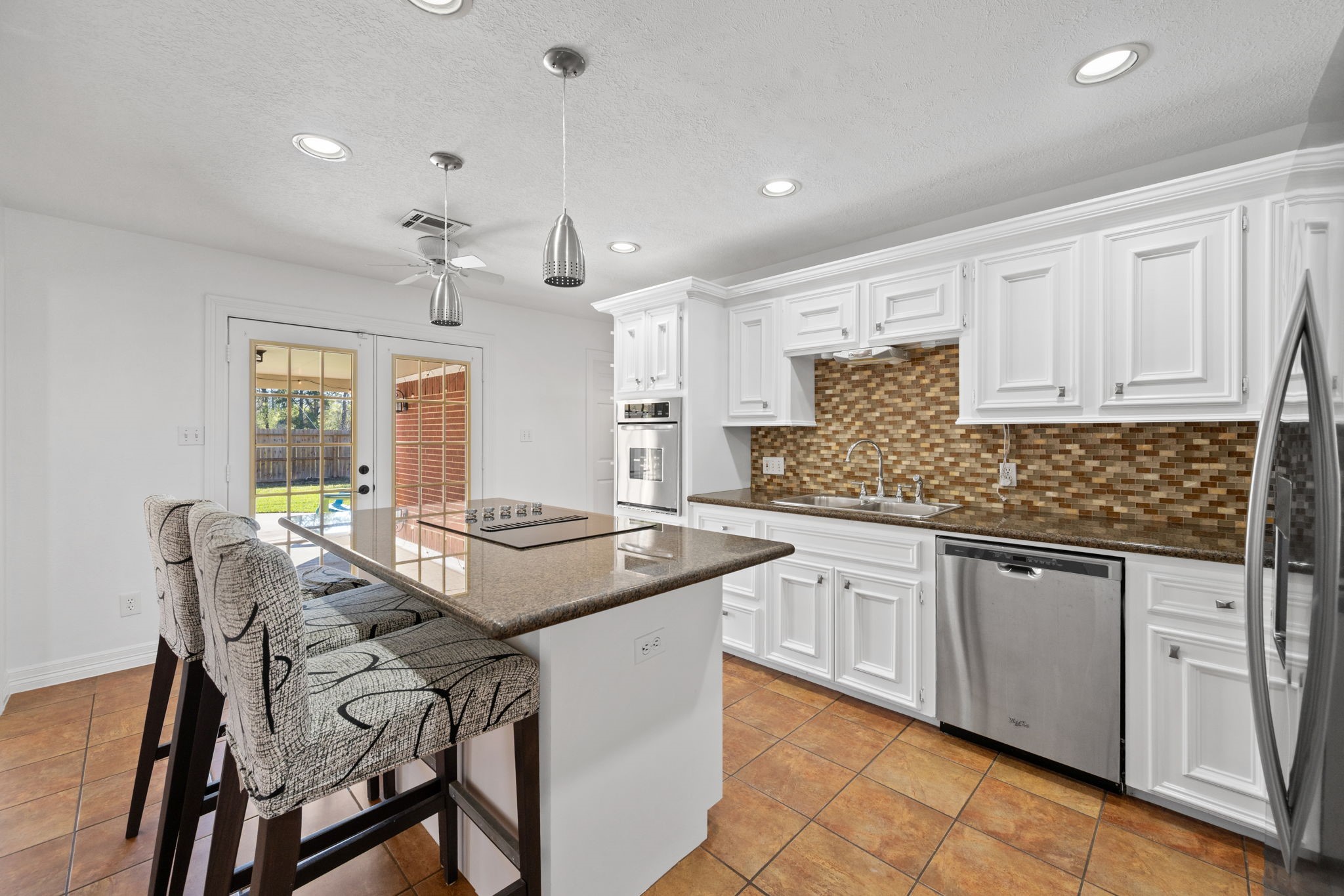 7302 Maple Lane Baytown, TX 77521 - Photo 8 of 24 Large Island