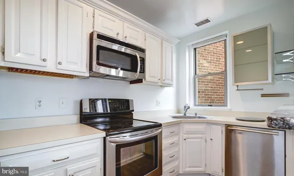 $2,700 | 2129 Florida Avenue Northwest, Unit 408, Washington, DC 20008