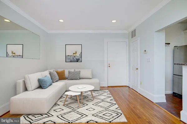 $2,875 | 2129 Florida Avenue Northwest, Unit 408, Washington, DC 20008