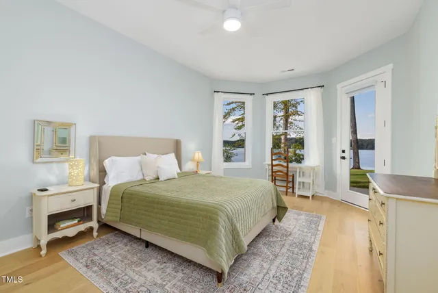 a view of house with a yard