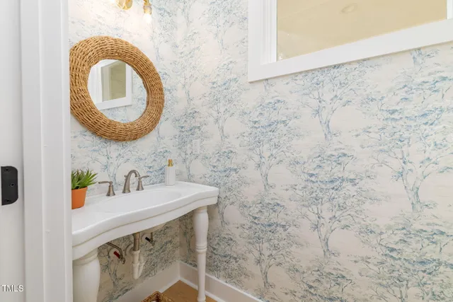 a view of a dinning table and chairs in patio