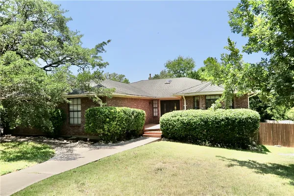 $2,500 | 201 Norwood Street West, Georgetown, TX 78628