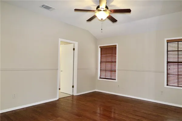 $2,500 | 201 Norwood Street West, Georgetown, TX 78628