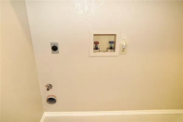 $2,500 | 201 Norwood Street West, Georgetown, TX 78628