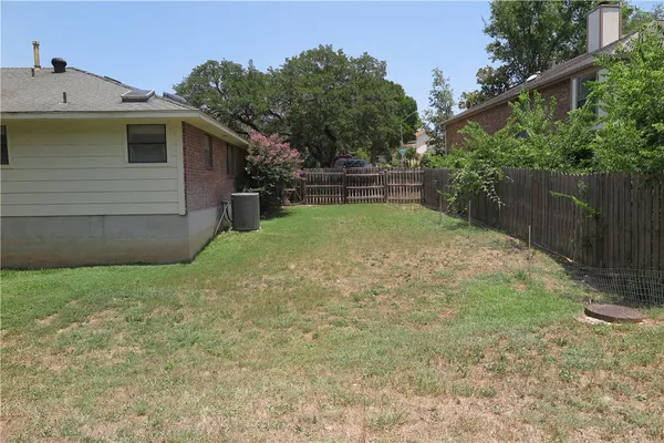 $2,500 | 201 Norwood Street West, Georgetown, TX 78628