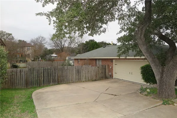 $2,500 | 201 Norwood Street West, Georgetown, TX 78628