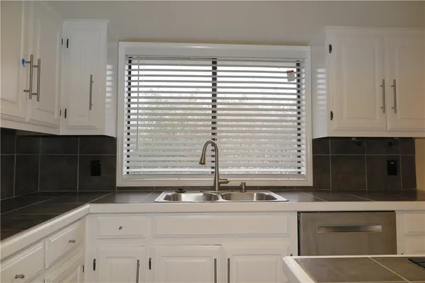 $2,500 | 201 Norwood Street West, Georgetown, TX 78628