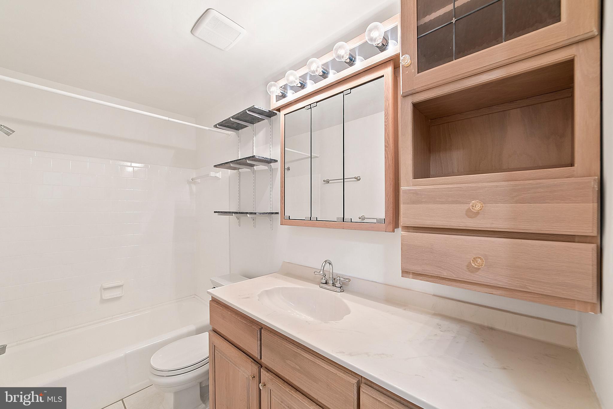 6008 Roxbury Avenue Springfield, VA 22152 - Photo 13 of 35