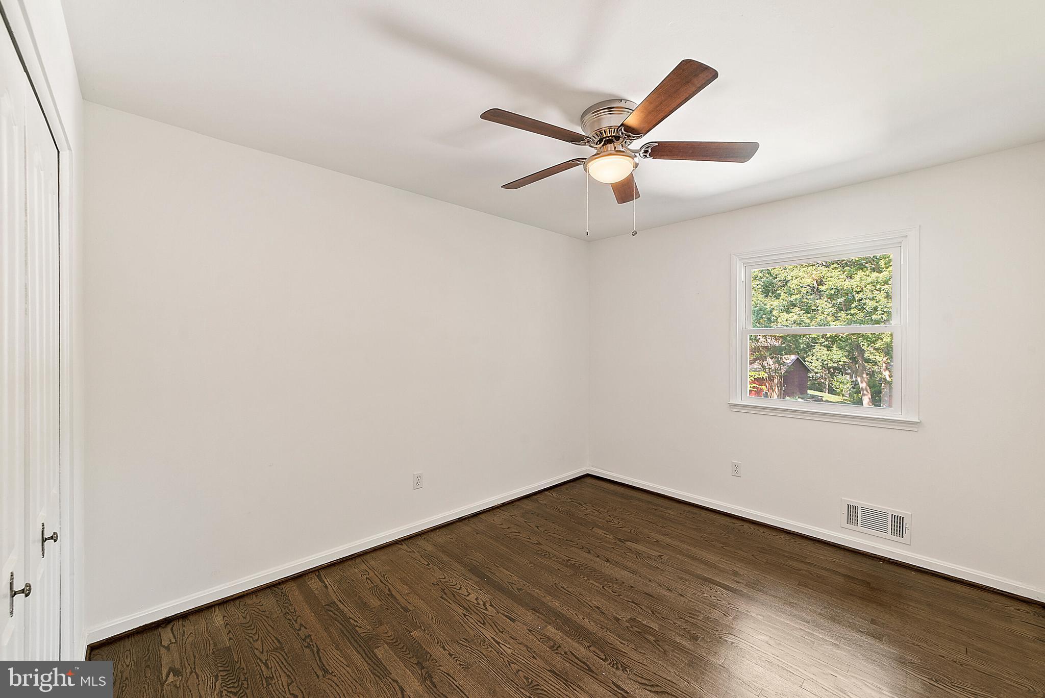 6008 Roxbury Avenue Springfield, VA 22152 - Photo 14 of 35