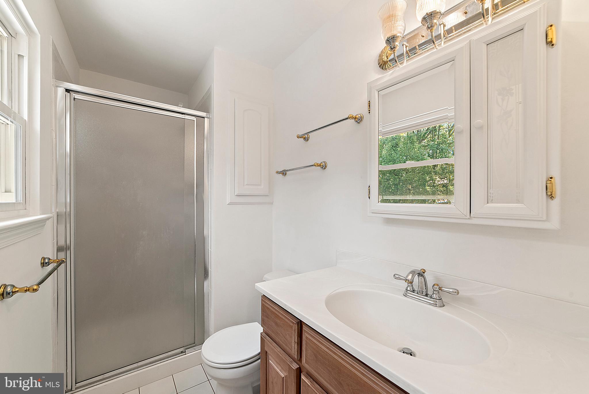 6008 Roxbury Avenue Springfield, VA 22152 - Photo 10 of 35