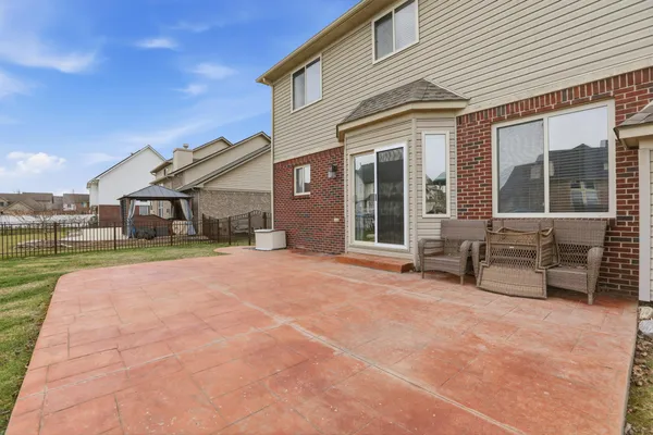 $399,999 | 31811 Day Lily Drive, Rockwood, MI 48173