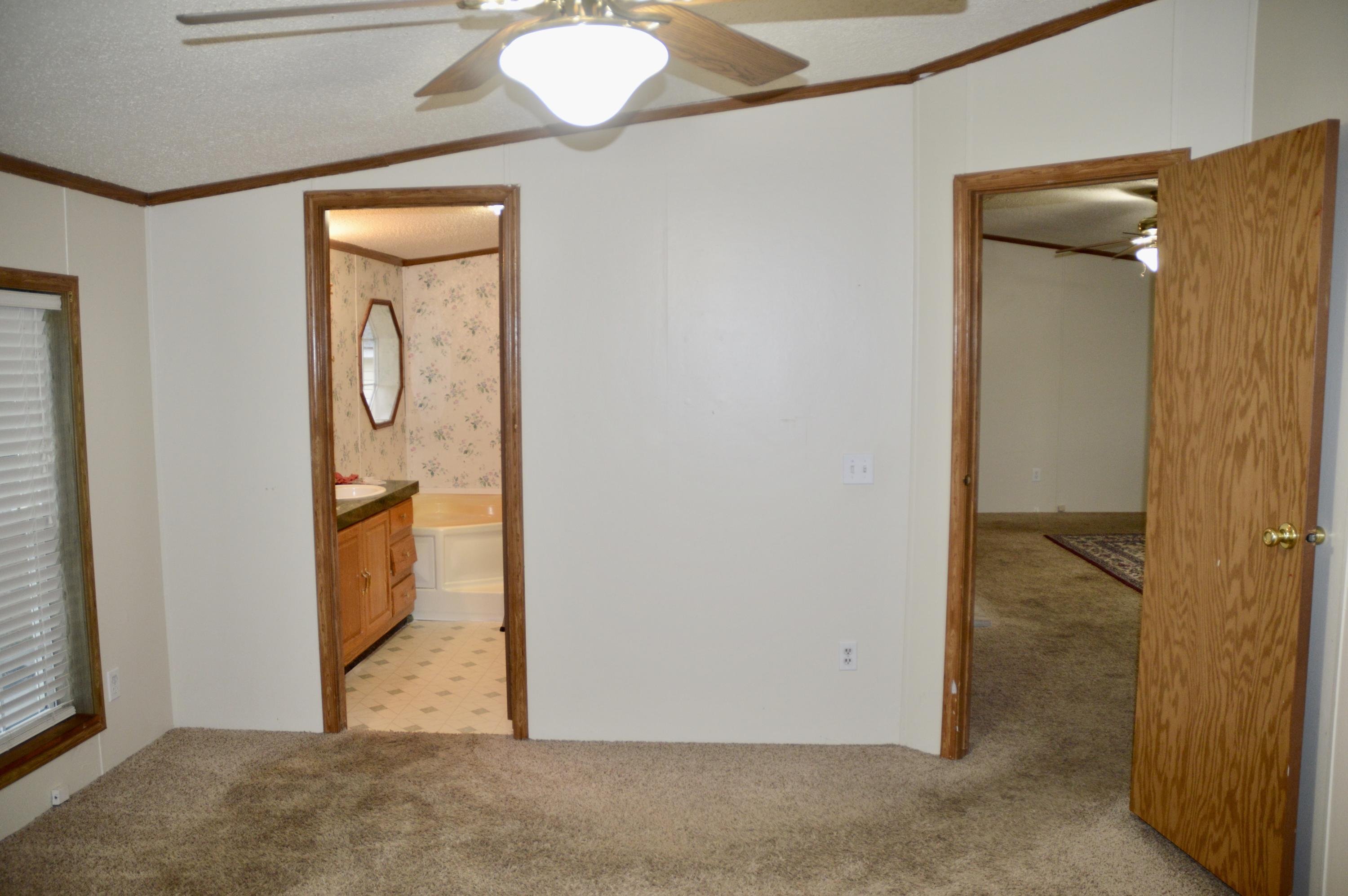 365 Keeble Road Maryville, TN 37804 - Photo 11 of 27 9FBBF7DC-56B3-49F3-8B65-2FD8FD95E56F_1_2