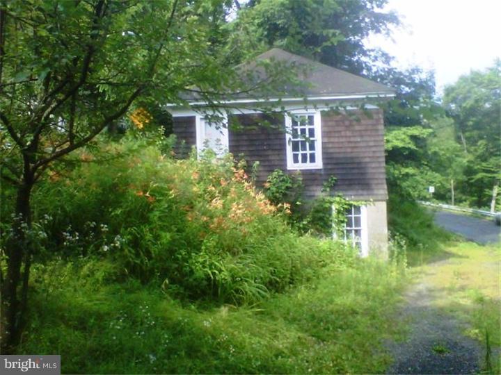 7464 Ferry Road New Hope, PA 18938 - Photo 23 of 24 Garage