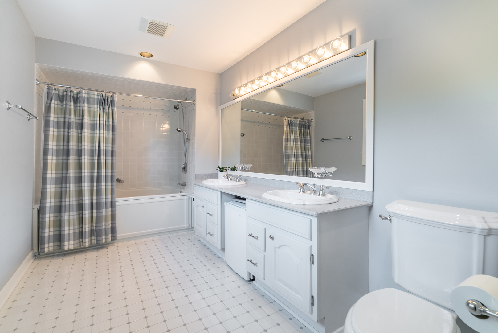 422 Ridge Avenue Winnetka, IL 60093 - Photo 14 of 21