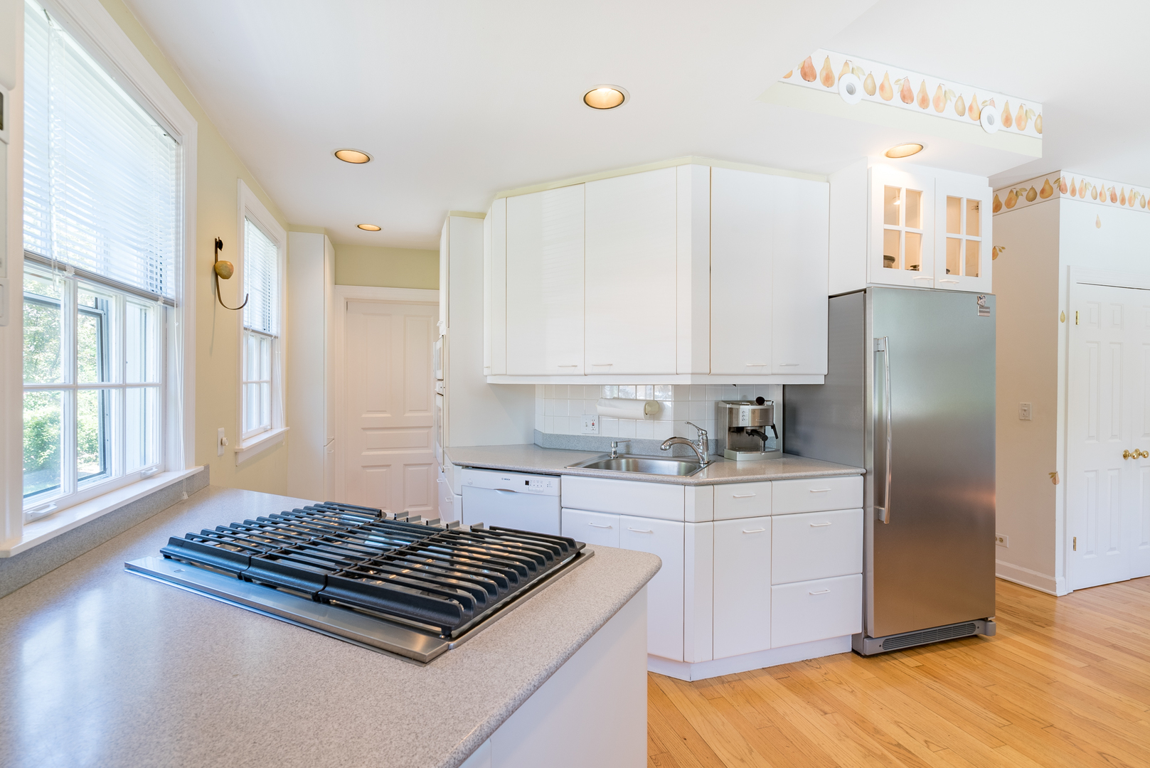 422 Ridge Avenue Winnetka, IL 60093 - Photo 9 of 21