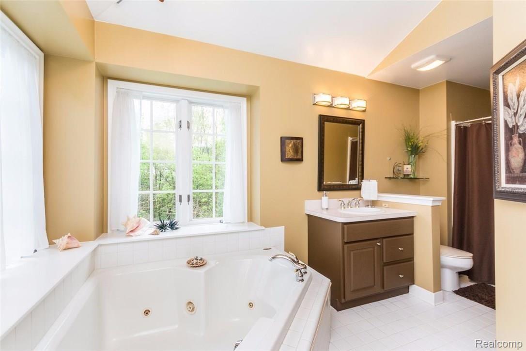 8015 Mester Road Chelsea, MI 48118 - Photo 20 of 51 8015 Mester 020.jpg