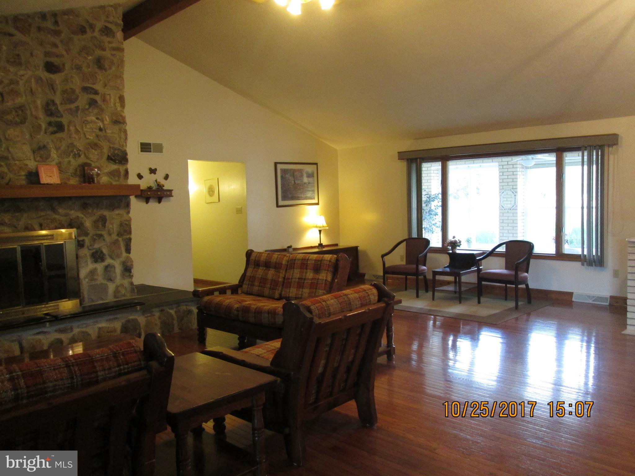 158 Pious View Road Berkeley Springs, WV 25411 - Photo 8 of 28 Plenty of room for furnishings!