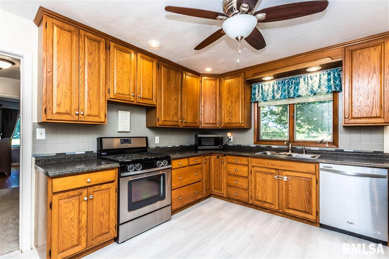 1691 Lourdes Road Metamora, IL 61548 - Photo 9 of 27 Gallery Image 9
