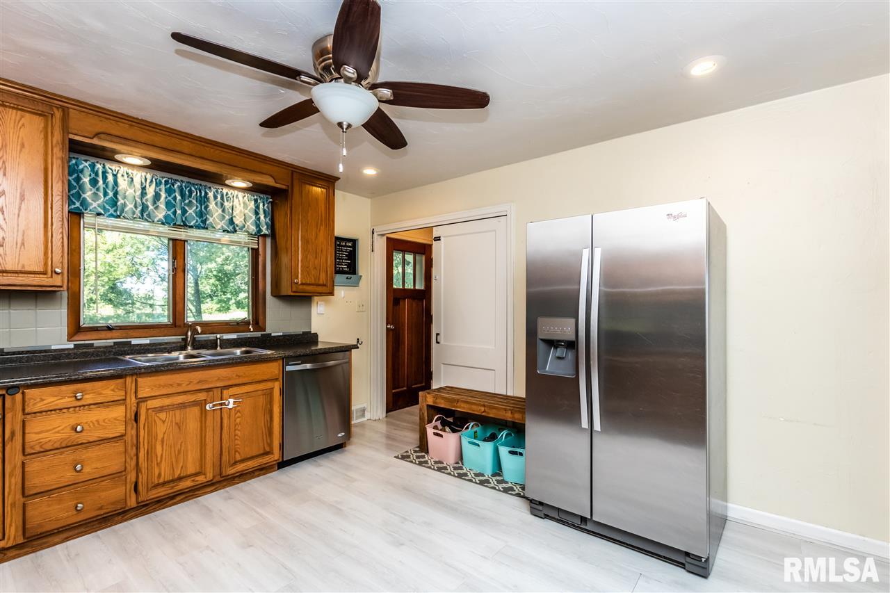 1691 Lourdes Road Metamora, IL 61548 - Photo 10 of 27 Gallery Image 10