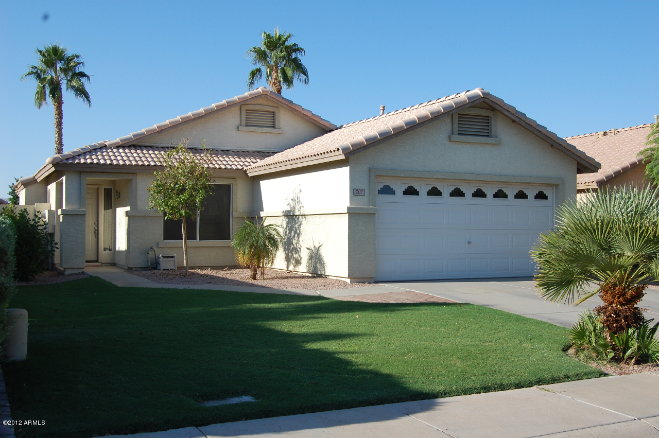 207 West Del Rio Street Gilbert, AZ 85233 - Photo 1 of 16 DSC_0015