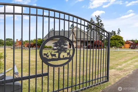 $2,750,000 | 4764 Black Walnut Terrace, Clinton, WA 98236