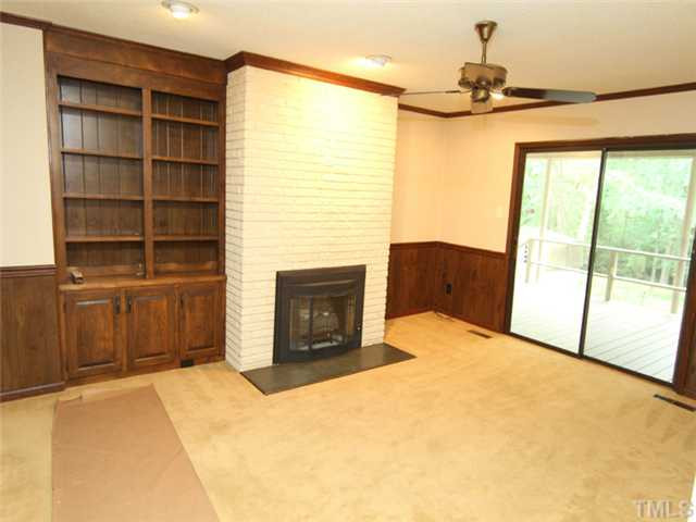 130 Chateau Road Durham, NC 27704 - Photo 4 of 20 Den/Family/Great Room