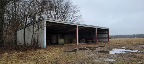 $200,000 | 8545 East County Road 475 North, Poland, IN 47868