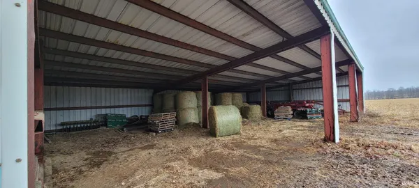 $200,000 | 8545 East County Road 475 North, Poland, IN 47868