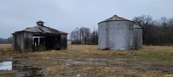 $200,000 | 8545 East County Road 475 North, Poland, IN 47868