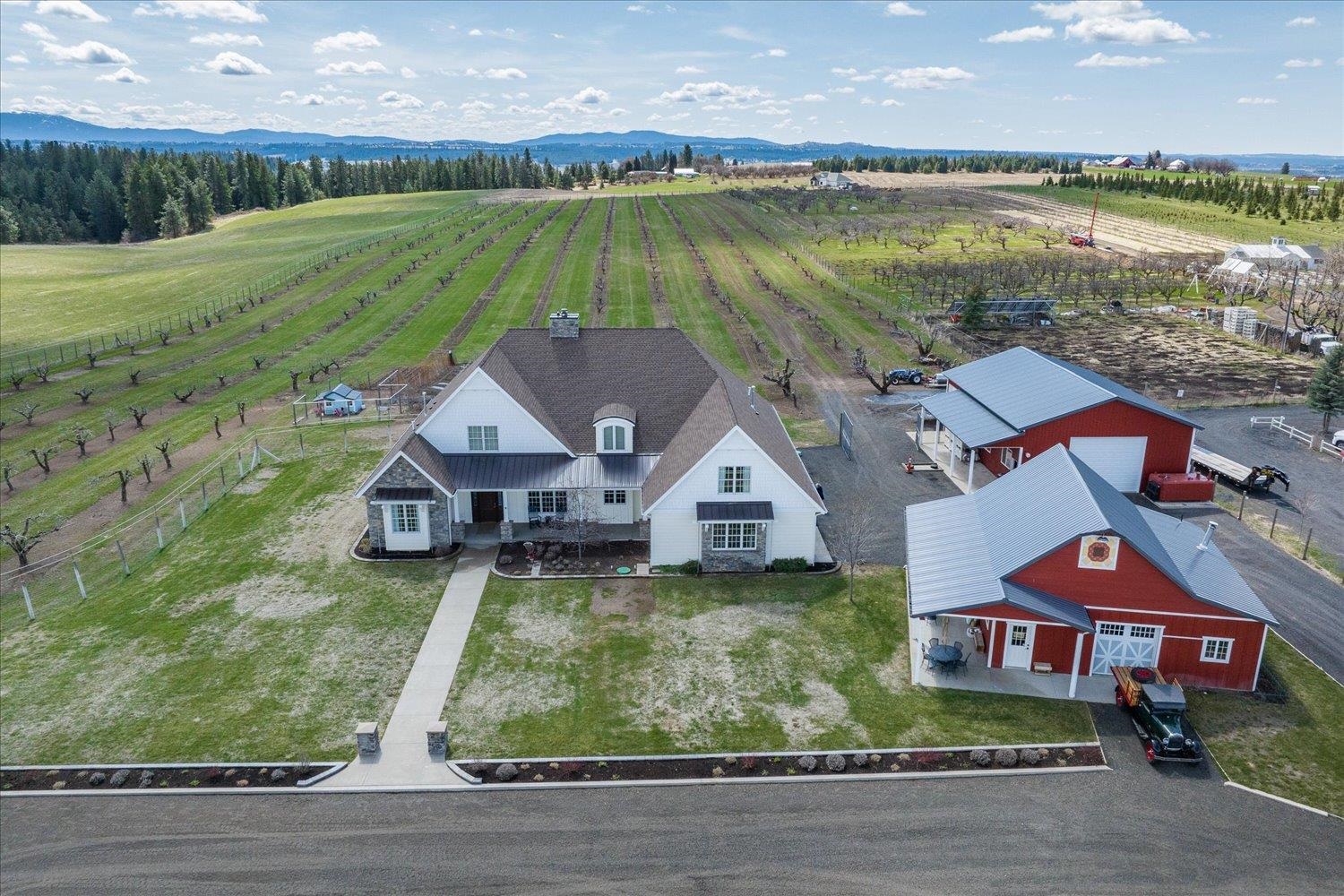 8214 East Greenbluff Road Colbert, WA 99005 - Photo 4 of 50