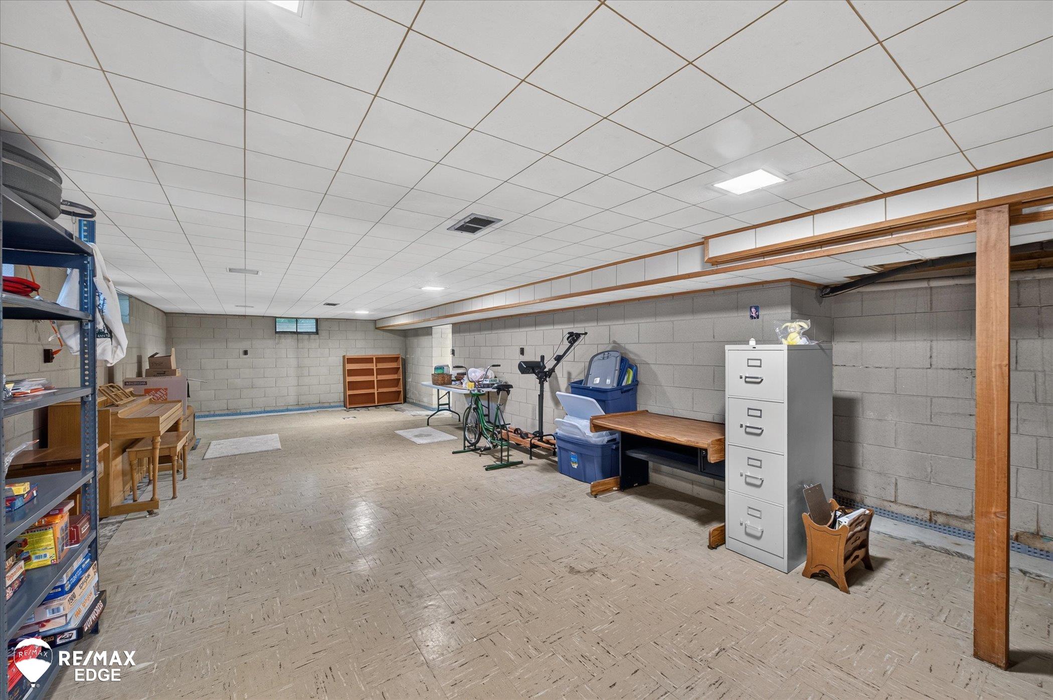 10048 East Coldwater Road Davison, MI 48423 - Photo 23 of 31