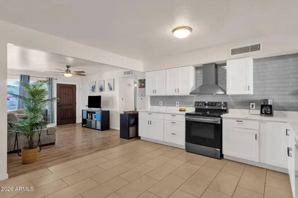 $428,000 | 2714 West Ellis Drive, Tempe, AZ 85282