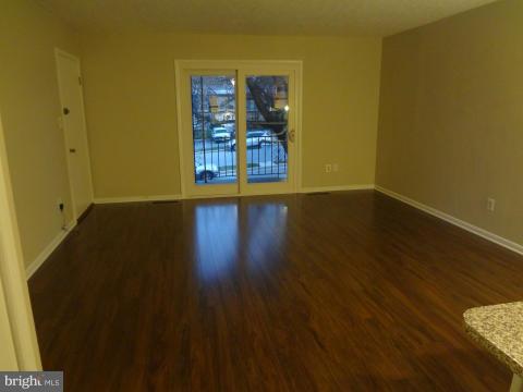 2 Center Road, Unit B4 Towson, MD 21286 - Photo 2 of 12 Living Room