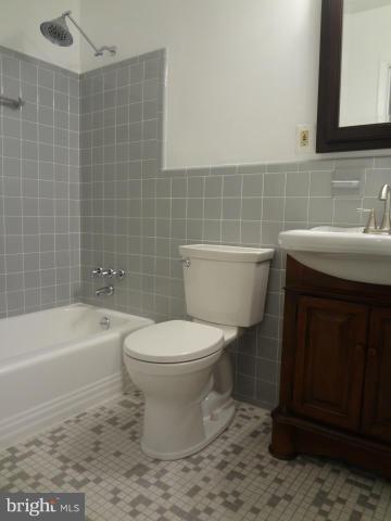 2 Center Road, Unit B4 Towson, MD 21286 - Photo 10 of 12 Bath