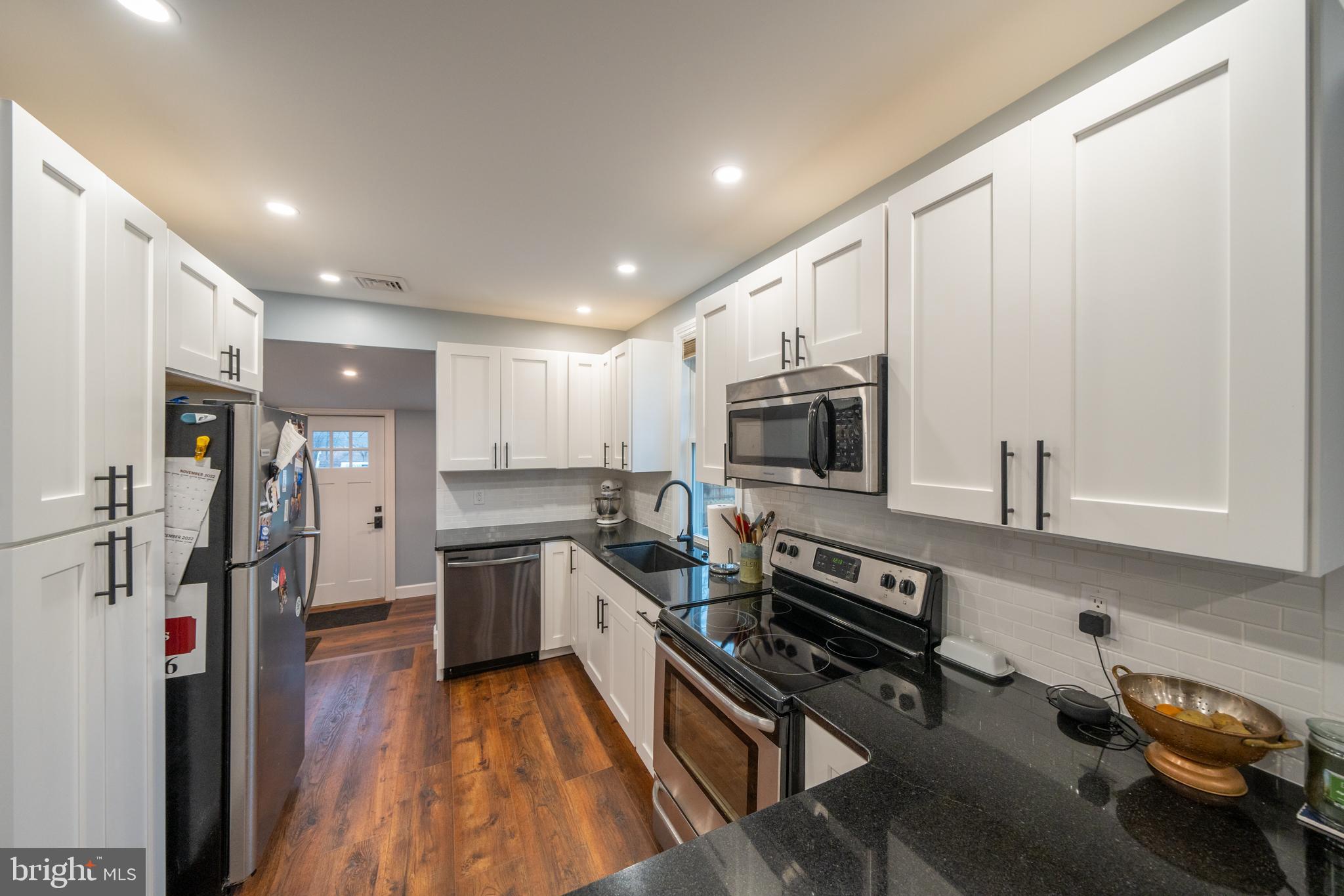 5 Station Way Road Chadds Ford, PA 19317 - Photo 9 of 18 Kitchen with stainless appliances