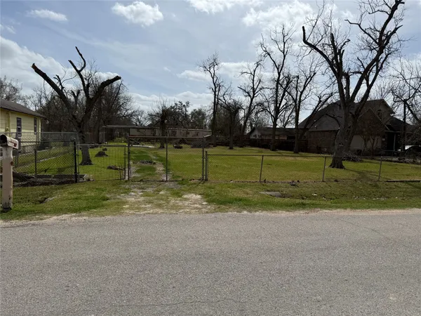 $149,900 | 2414 Lone Oak Road, Houston, TX 77093