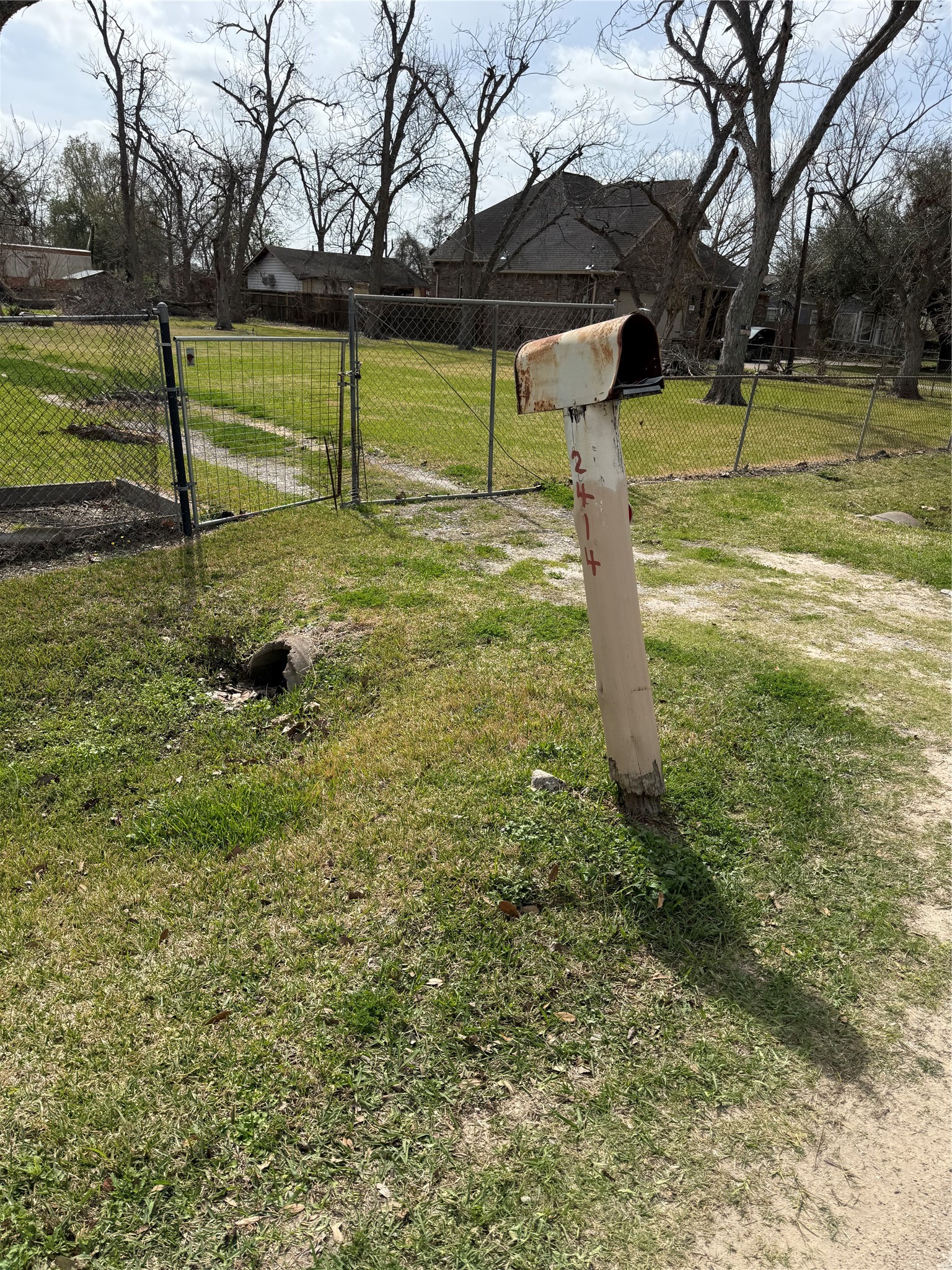 2414 Lone Oak Road Houston, TX 77093 - Photo 3 of 10