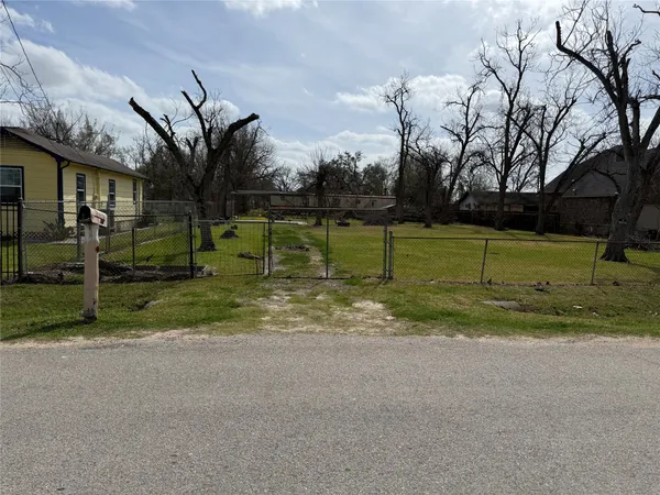 $149,900 | 2414 Lone Oak Road, Houston, TX 77093