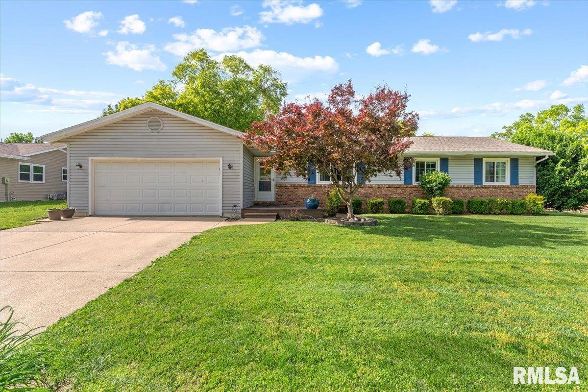 2605 Cardifs Avenue Springfield, IL 62704 - Photo 1 of 38