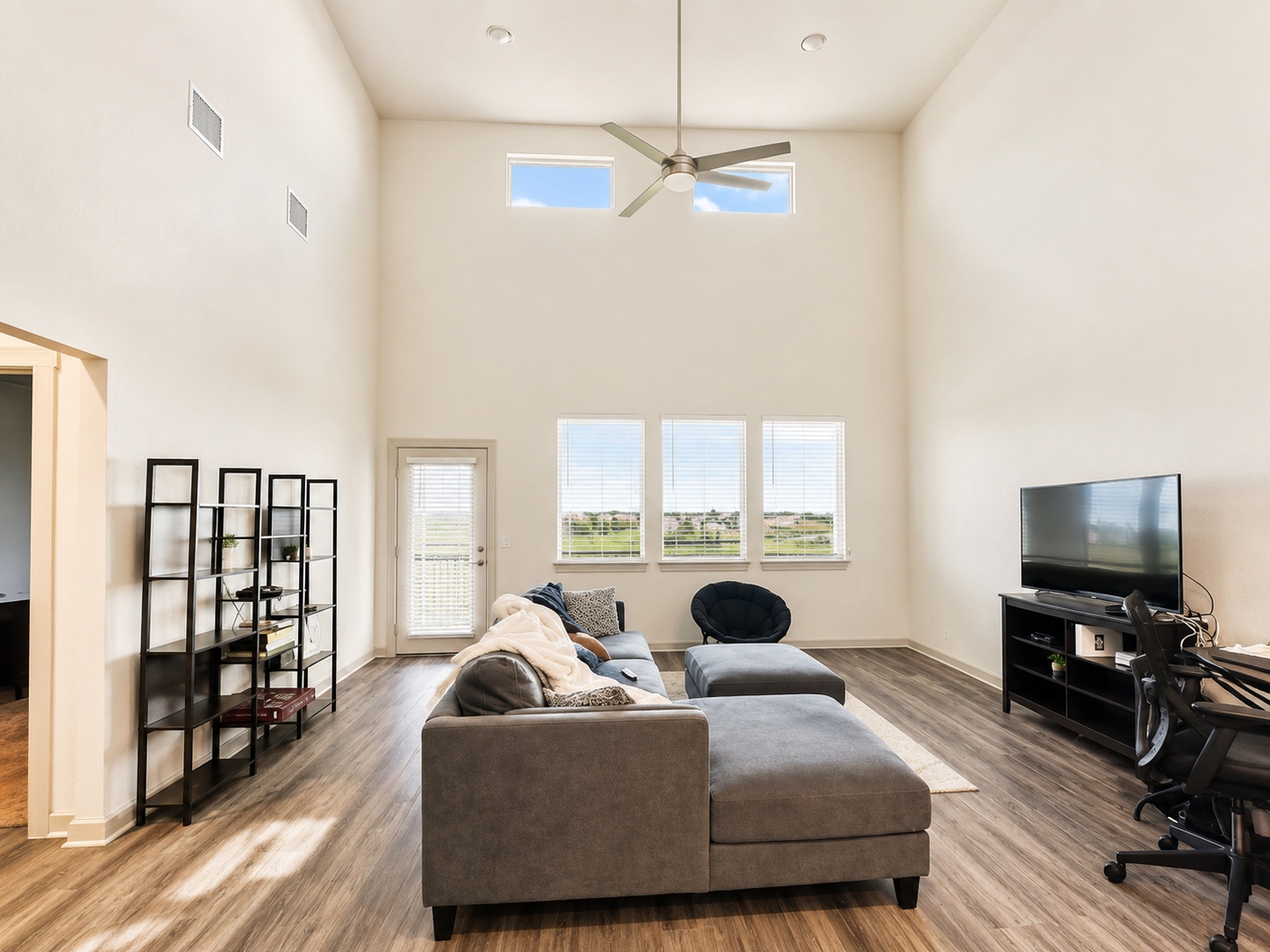 7313 Sagira Path Austin, TX 78724 - Photo 2 of 20