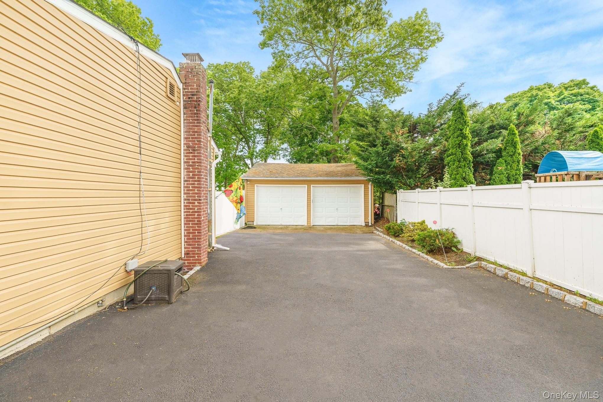 20 Amherst Street Islip, NY 11751 - Photo 27 of 29