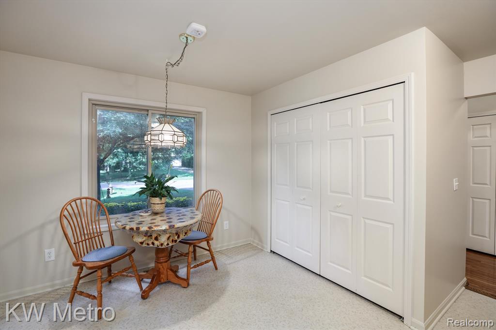 21542 Ruth Street Farmington Hills, MI 48336 - Photo 6 of 28