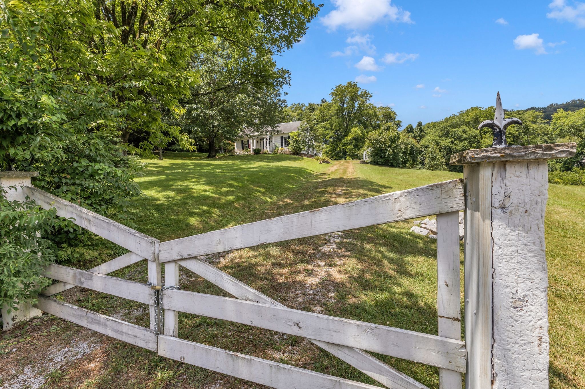 517 Franklin Road Franklin, TN 37069 - Photo 2 of 28 a view of a backyard
