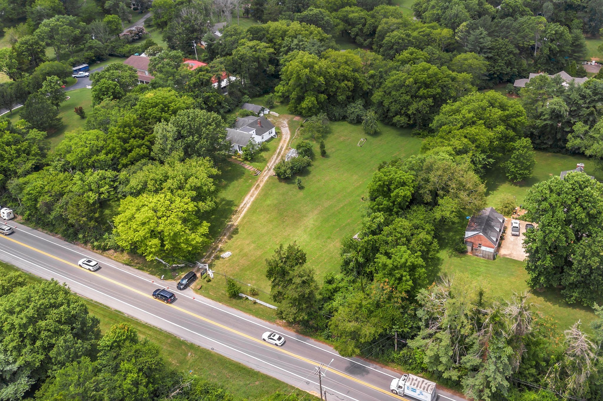 517 Franklin Road Franklin, TN 37069 - Photo 9 of 28 a view of a garden with a flower garden
