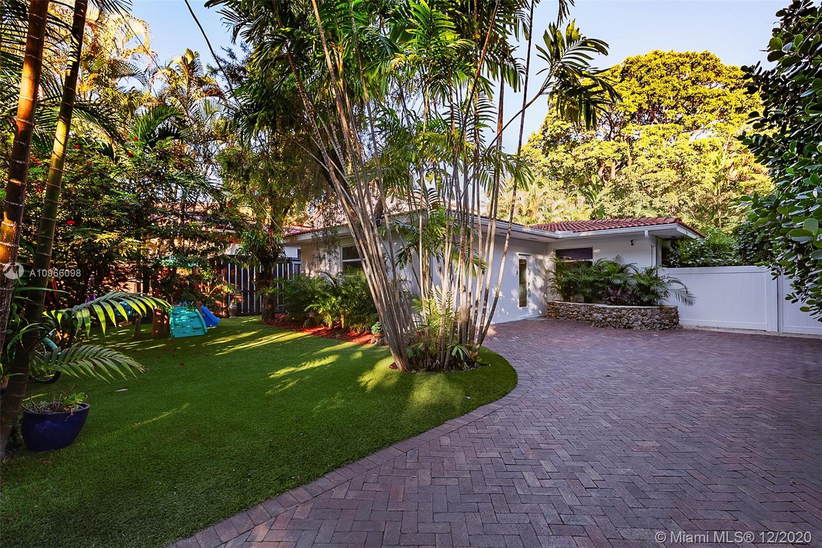 3615 Solana Road Coconut Grove, FL 33133 - Photo 24 of 28 Gallery Image 24